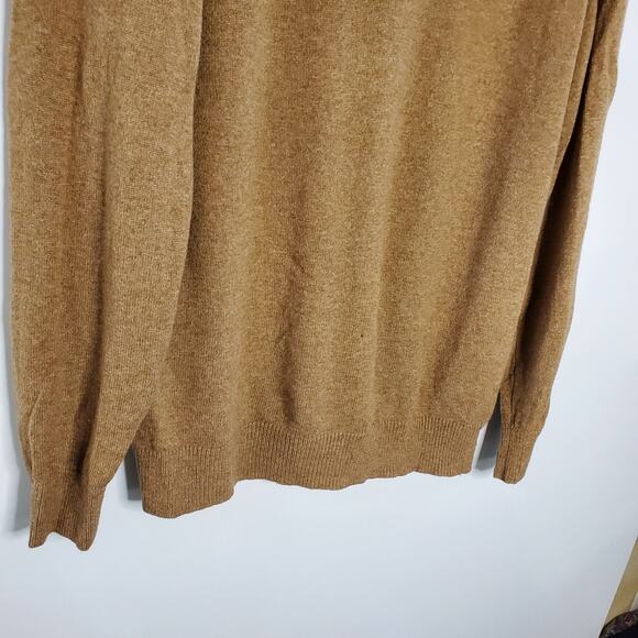 L.L.Bean Lambswool V-Neck Sweater In Excellent condition  Size Large - Picture 6 of 7